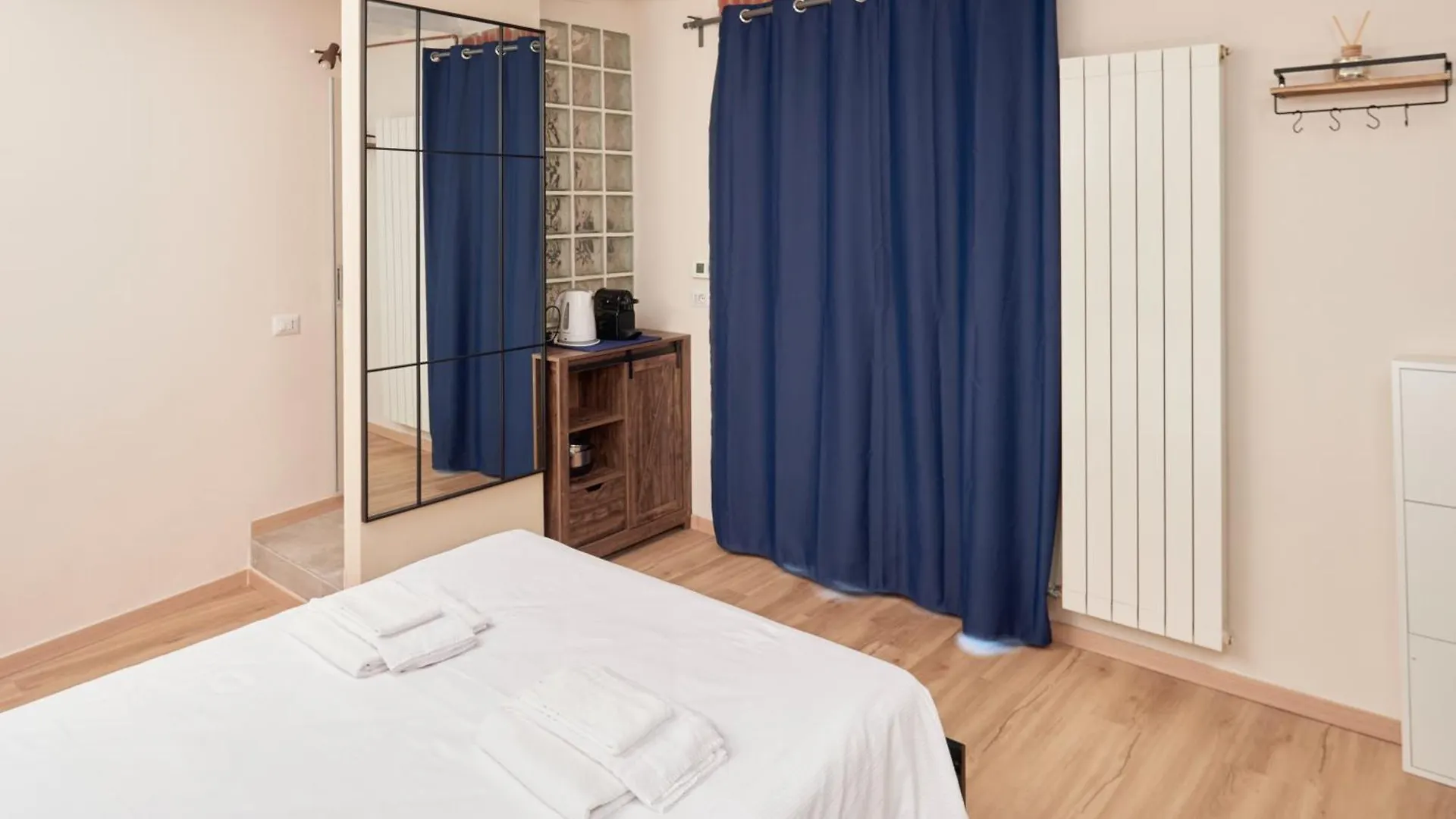 Luma Domus Romantica Suite Nel Centro Di Milano 0*, Milan Italy
